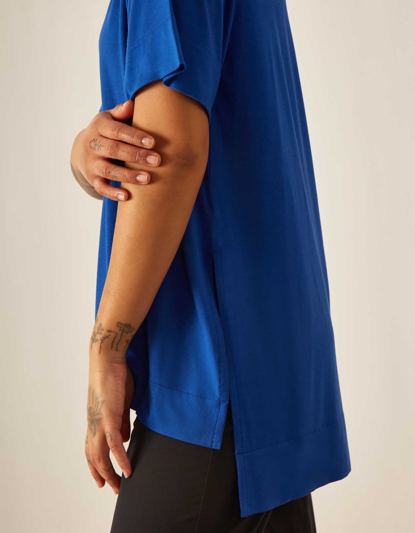 Necessi-T-Shirt | Lapis