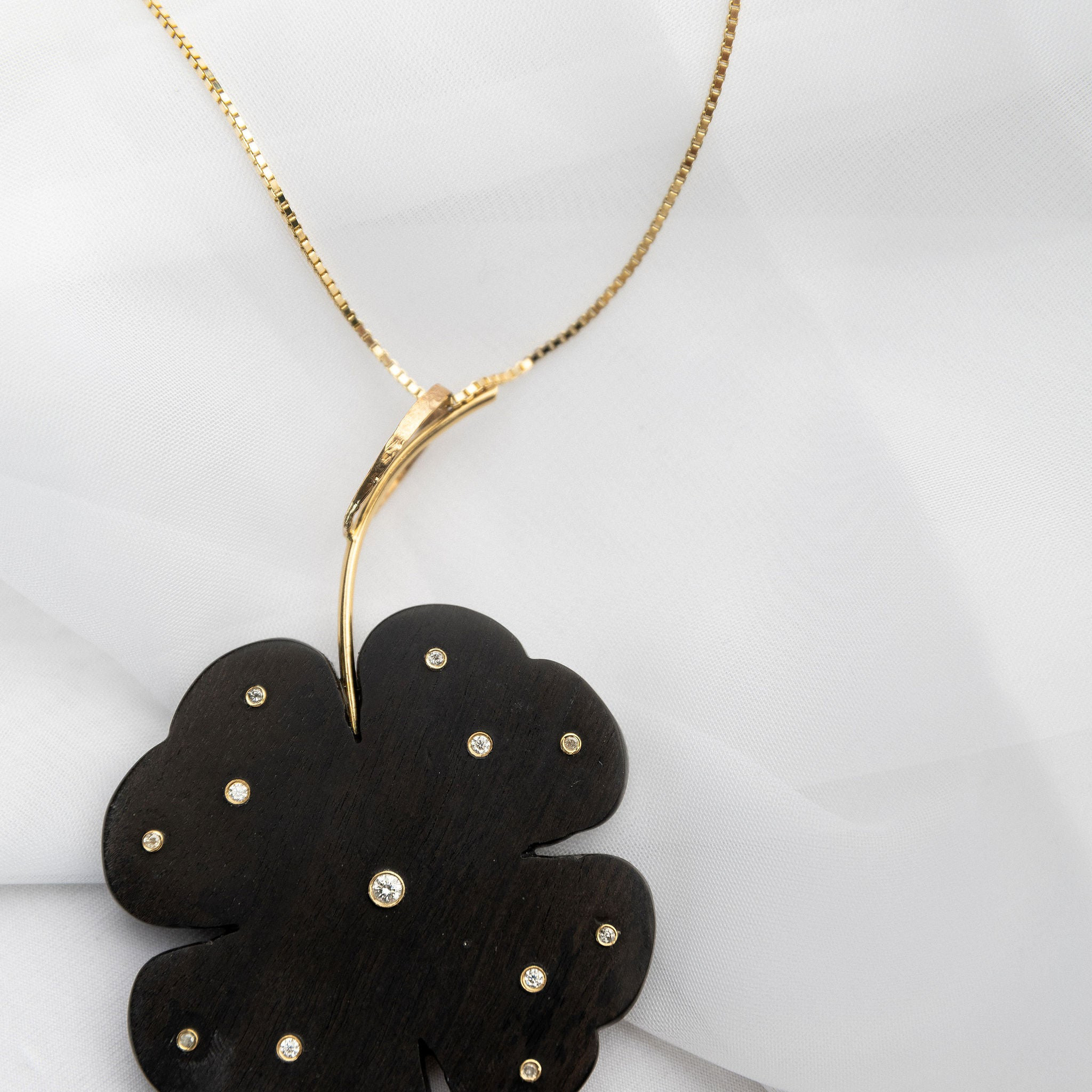 Clover Pendant | Dark Brown