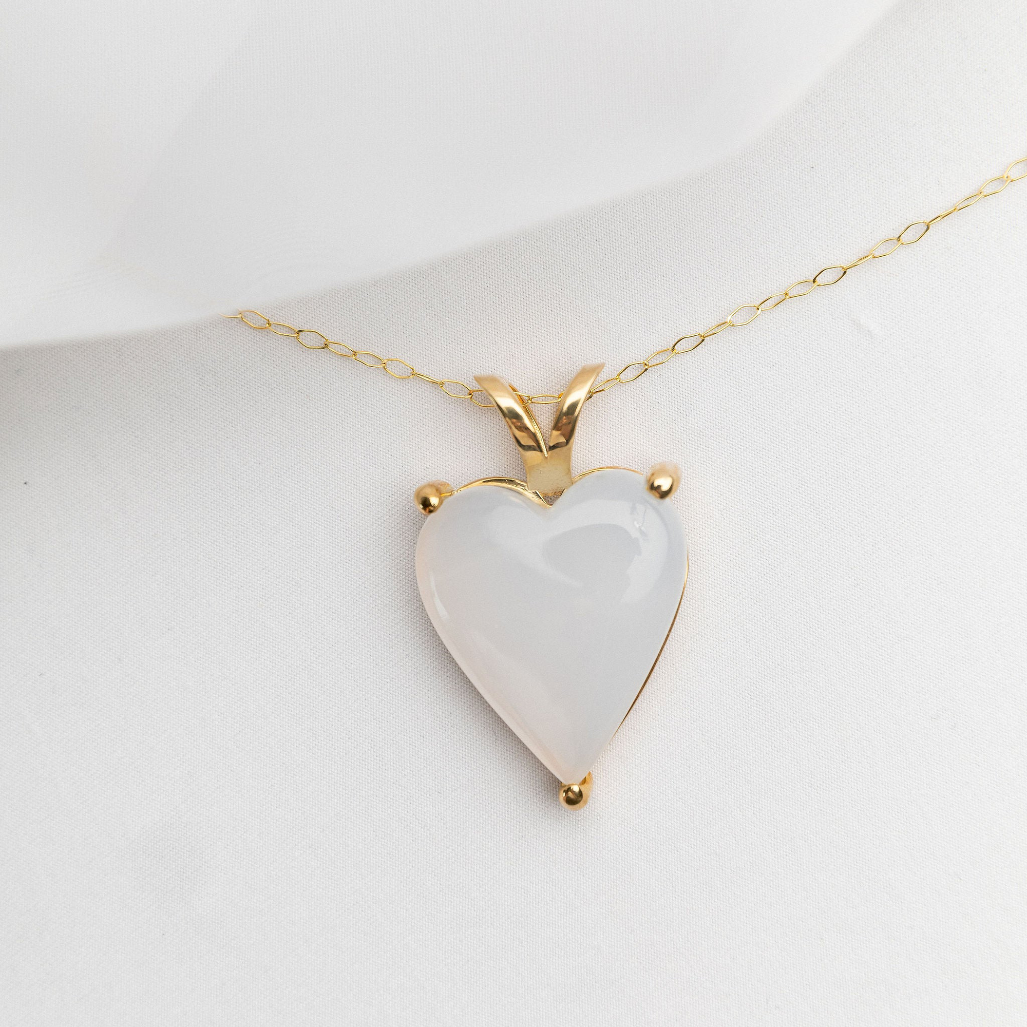 Milky Heart Pendant | White