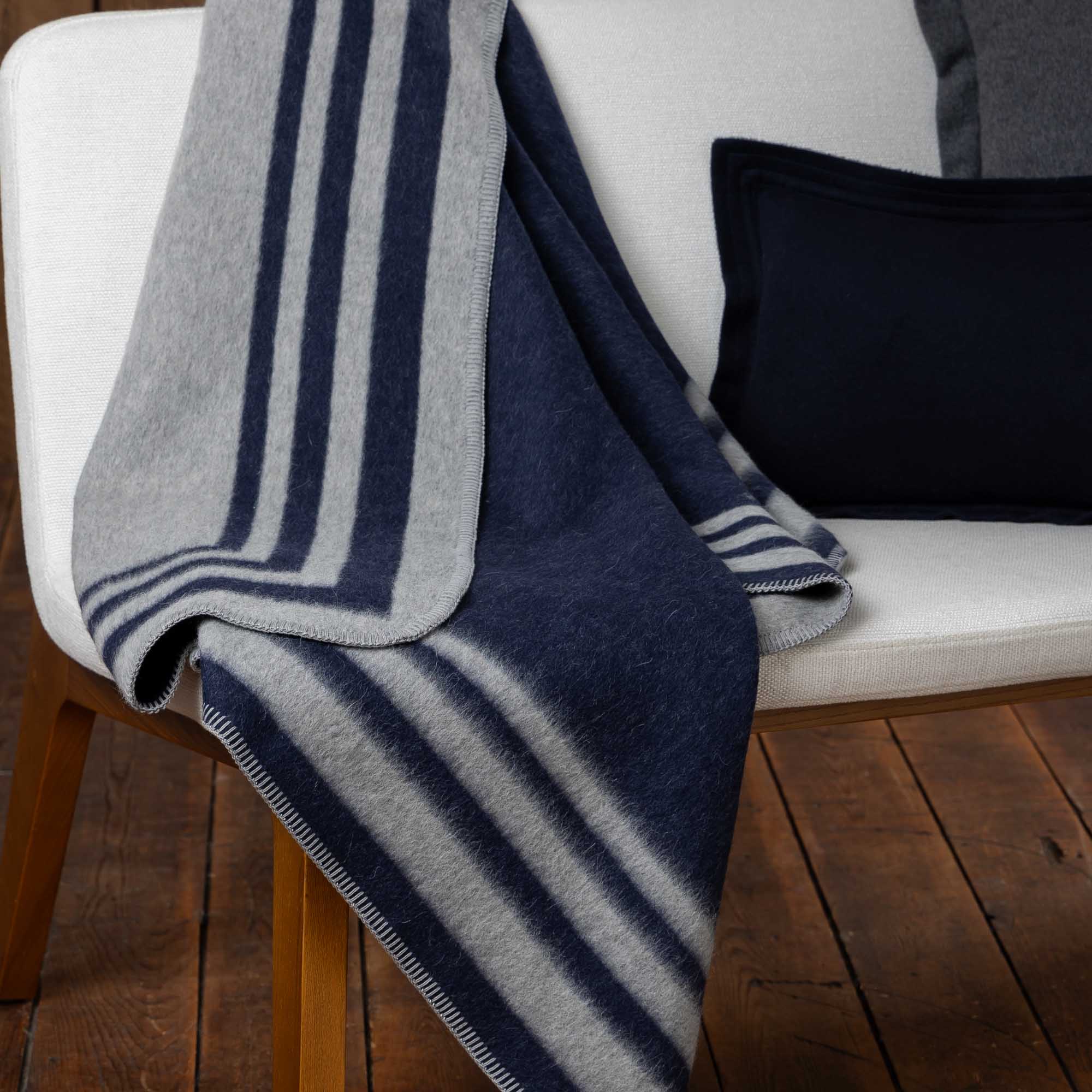 Montauk Throw | Navy / Pearl Grey