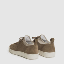 LIGHT BROWN