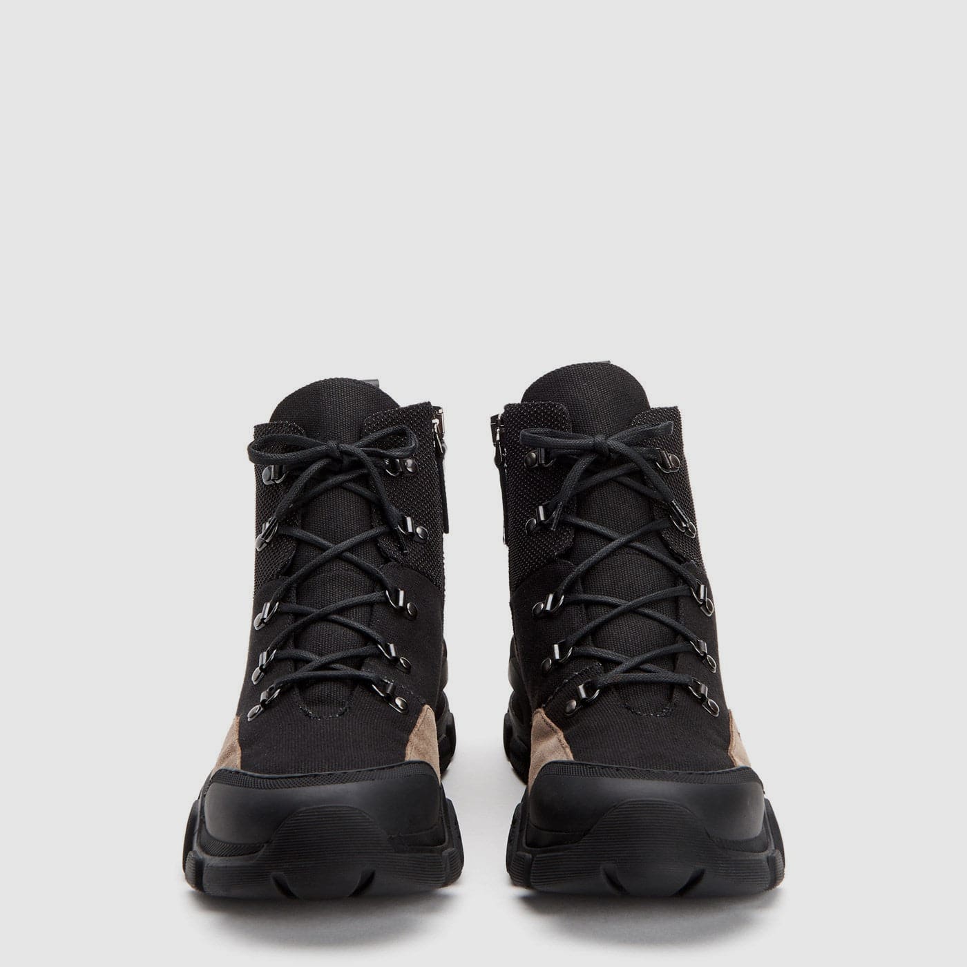 BLACK TAUPE