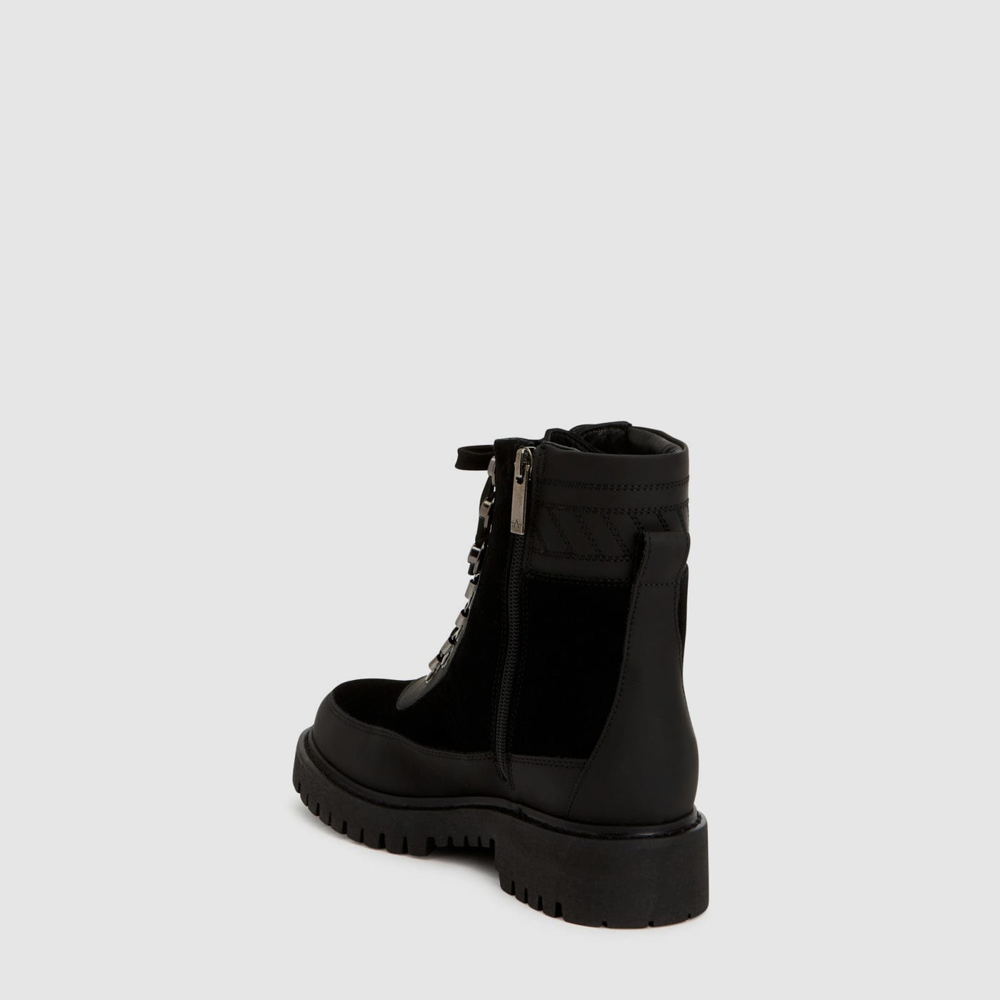BLACK/BLACK