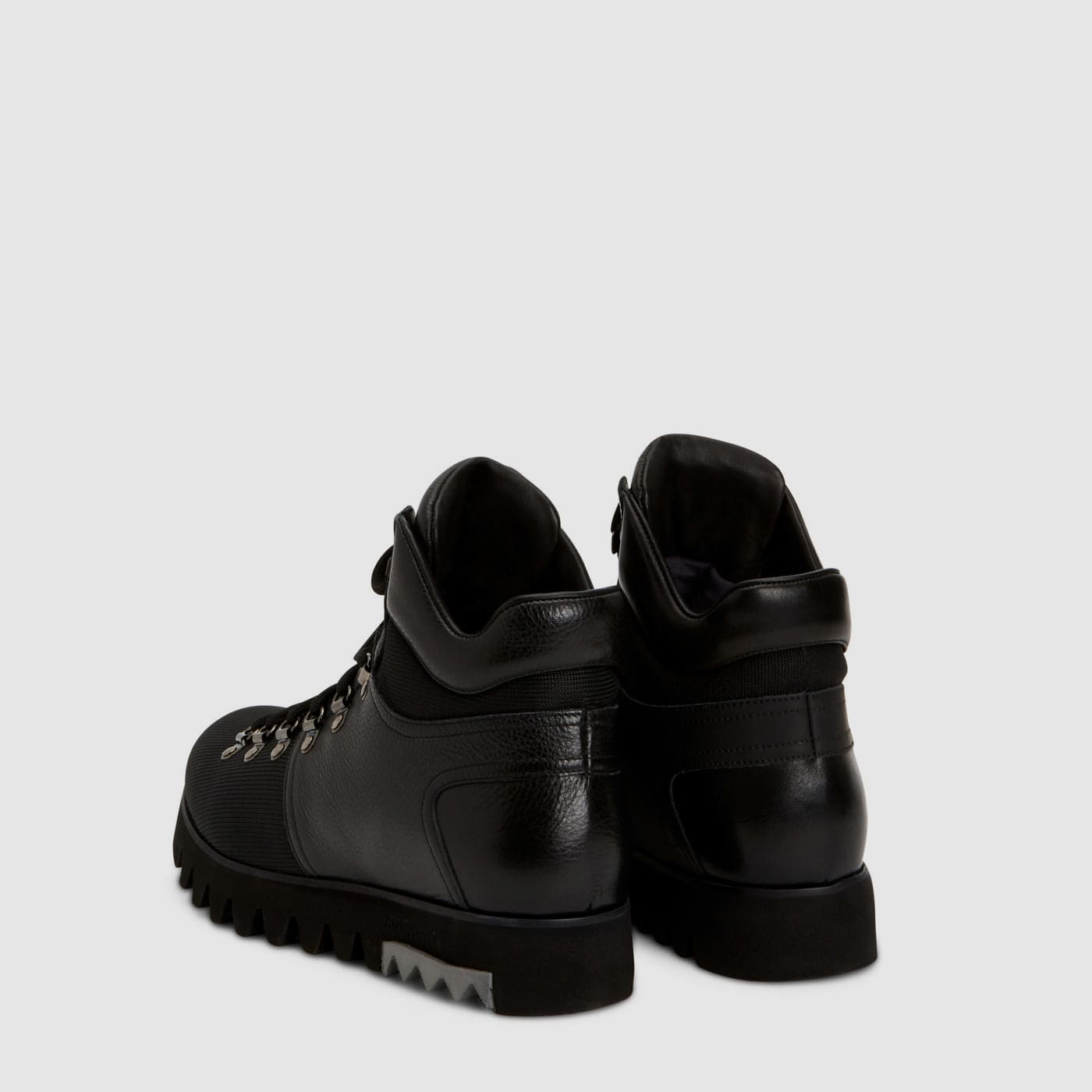 BLACK/BLACK