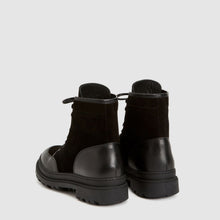 BLACK/BLACK