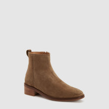 LIGHT TAUPE