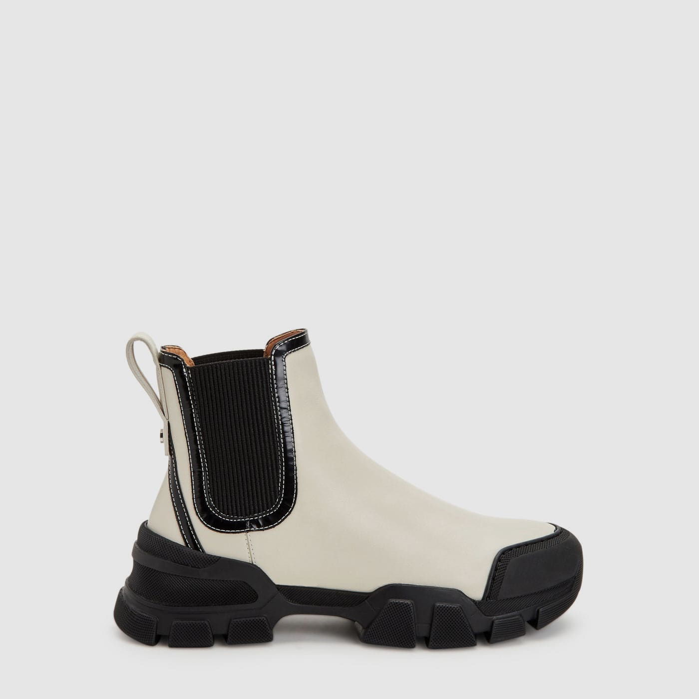 OFF WHITE