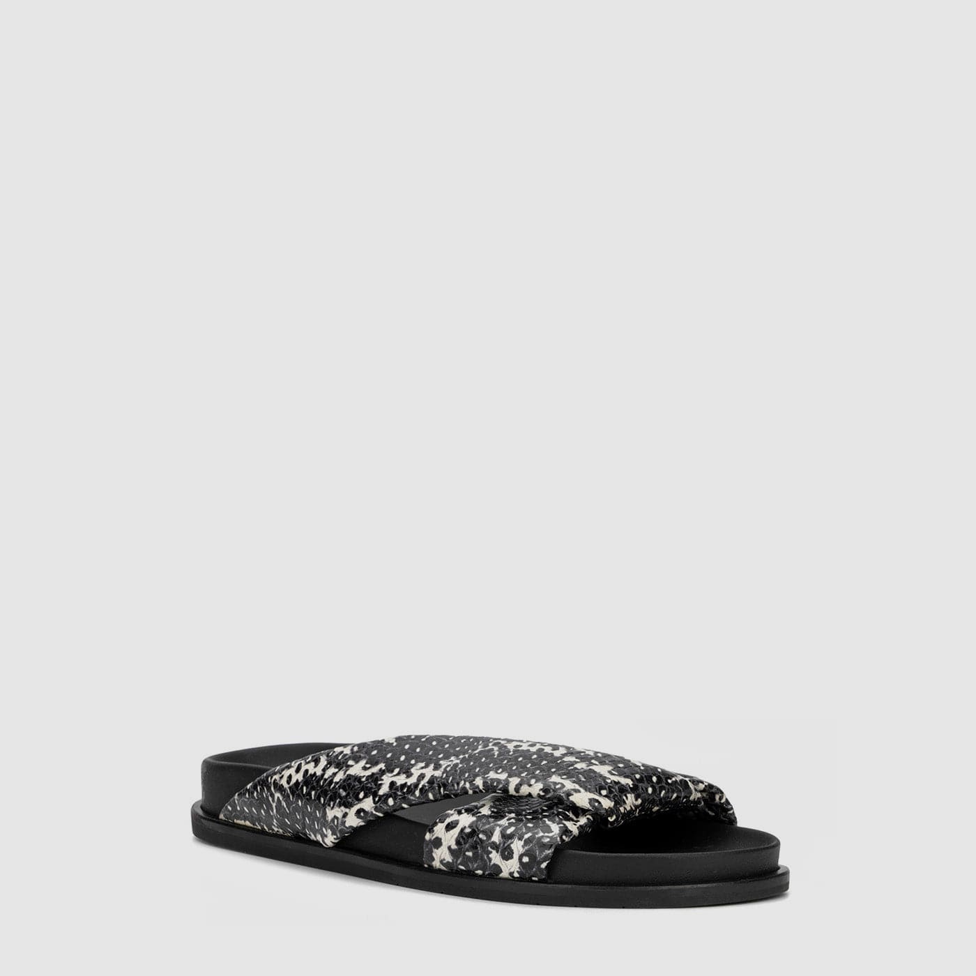 WHITE/BLACK