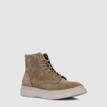 LIGHT TAUPE