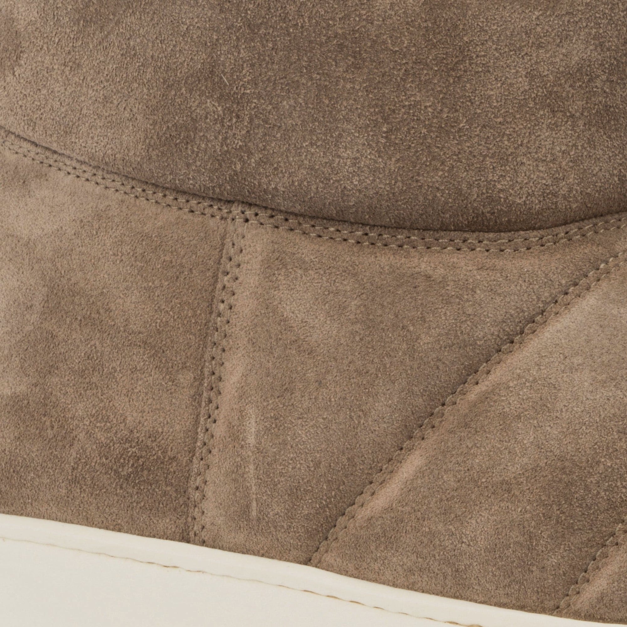 LIGHT TAUPE