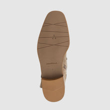 LIGHT TAUPE