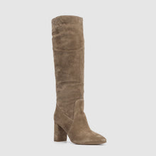 LIGHT TAUPE