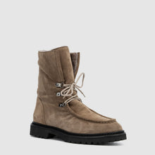 LIGHT TAUPE