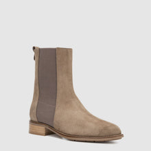 LIGHT TAUPE
