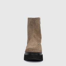 LIGHT TAUPE