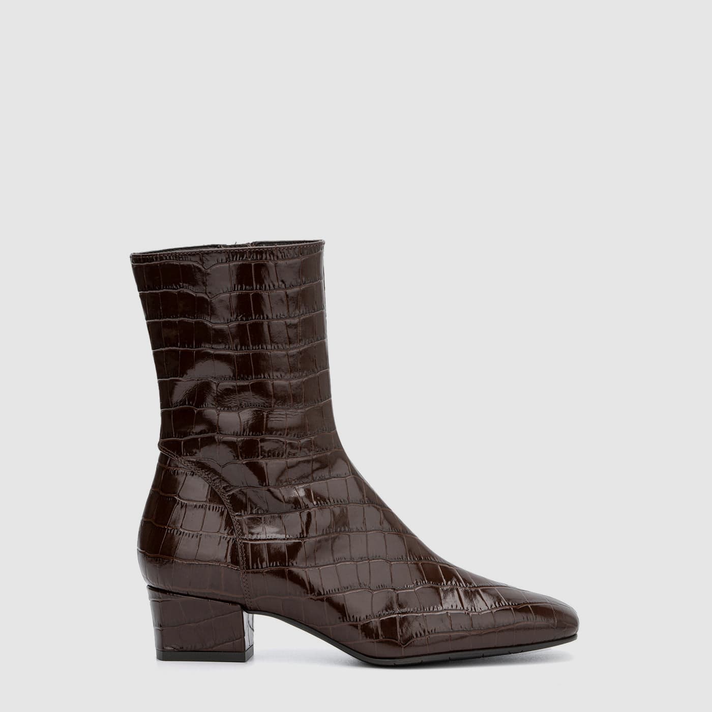 DARK BROWN