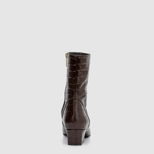 DARK BROWN