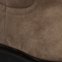 LIGHT TAUPE