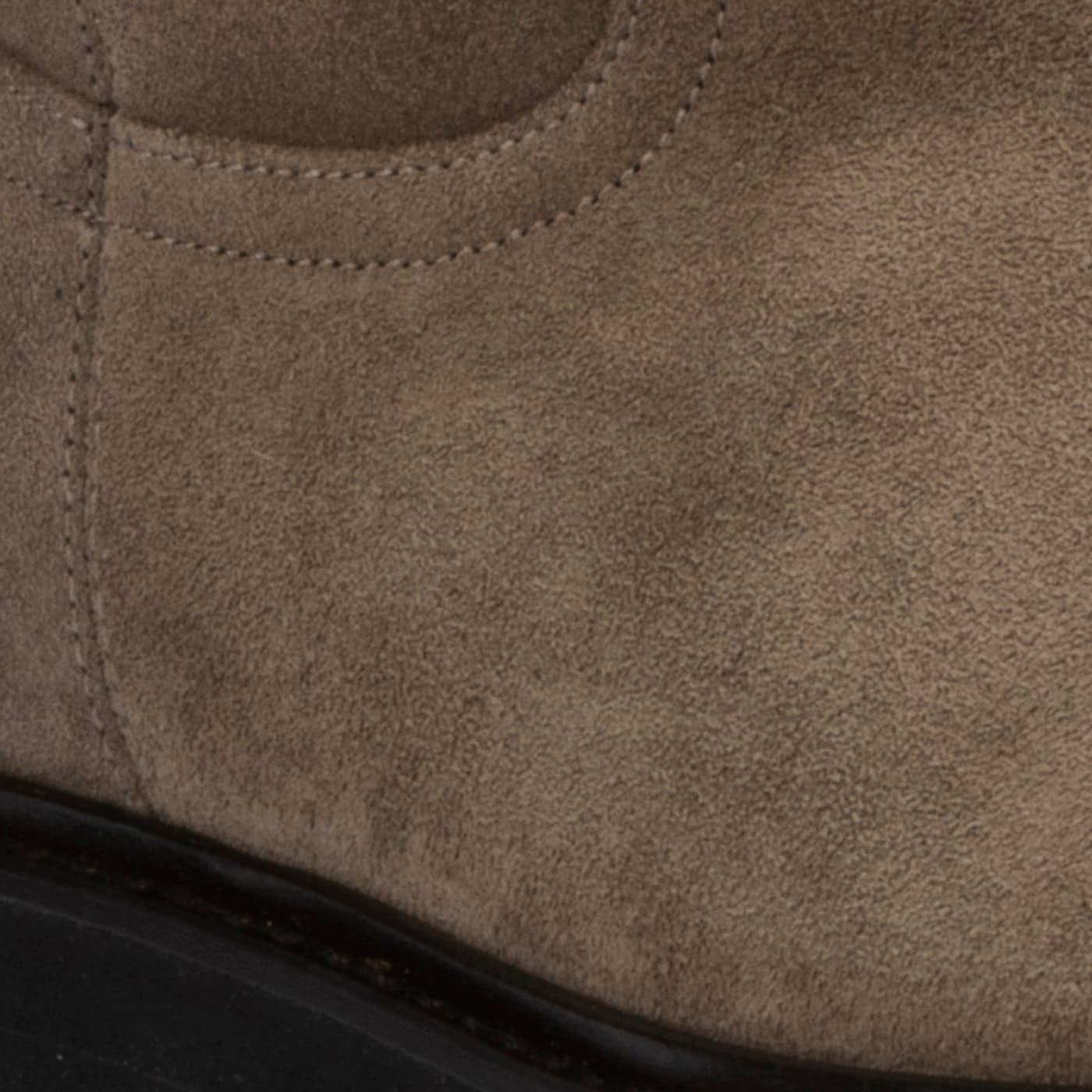 LIGHT TAUPE