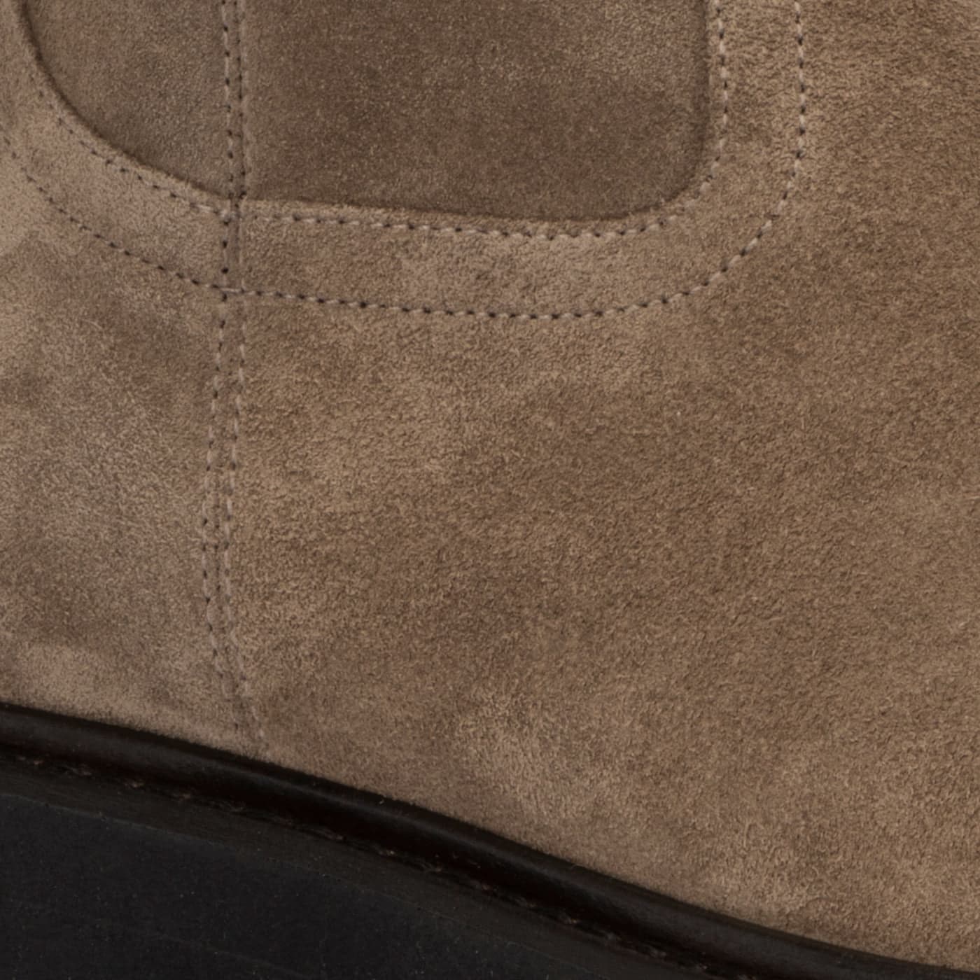 LIGHT TAUPE