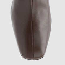 DARK BROWN