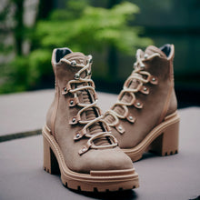 LIGHT TAUPE