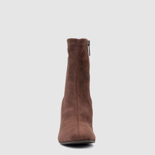 DARK BROWN
