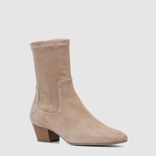LIGHT TAUPE