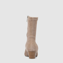 LIGHT TAUPE