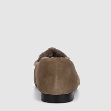LIGHT TAUPE