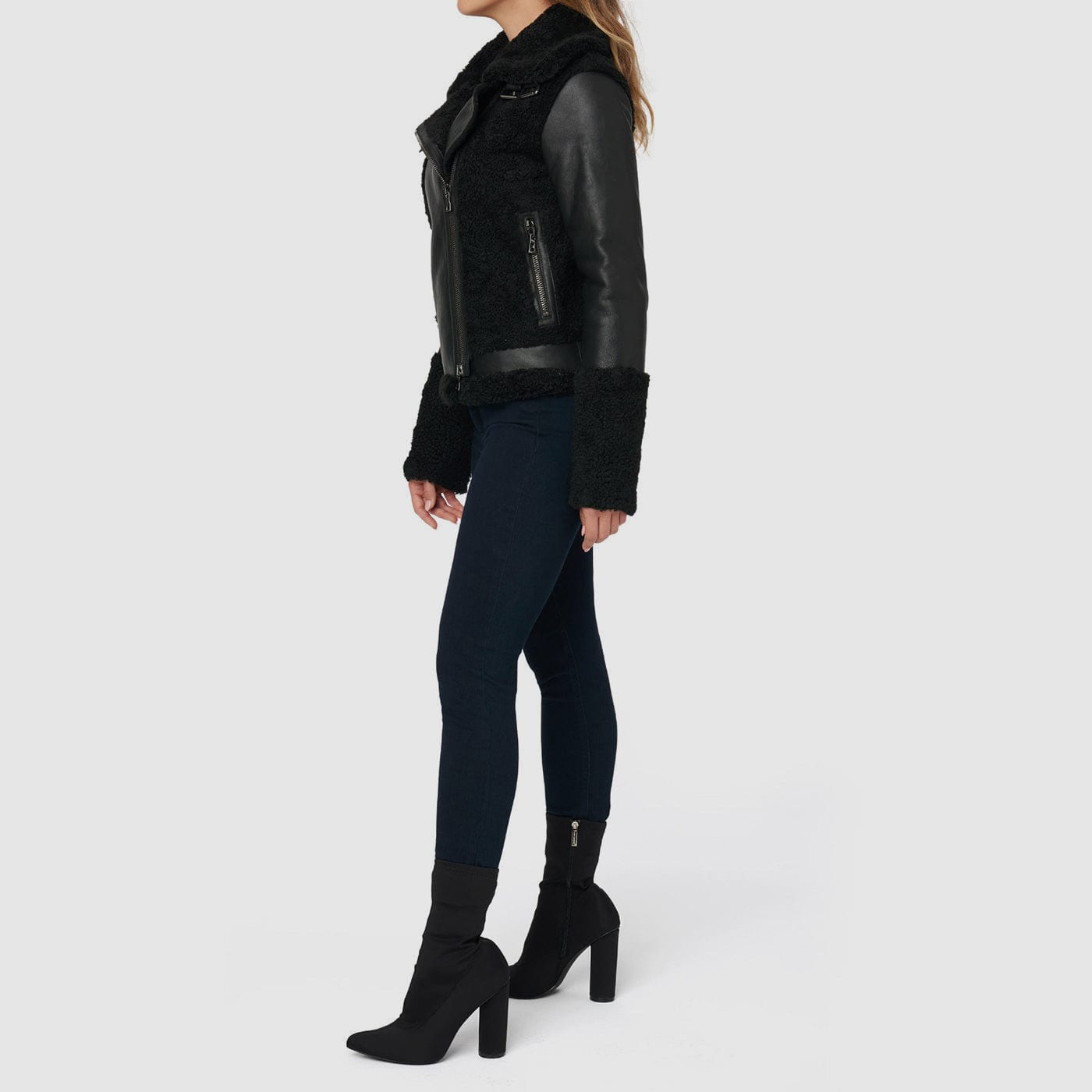 BLACK/BLACK