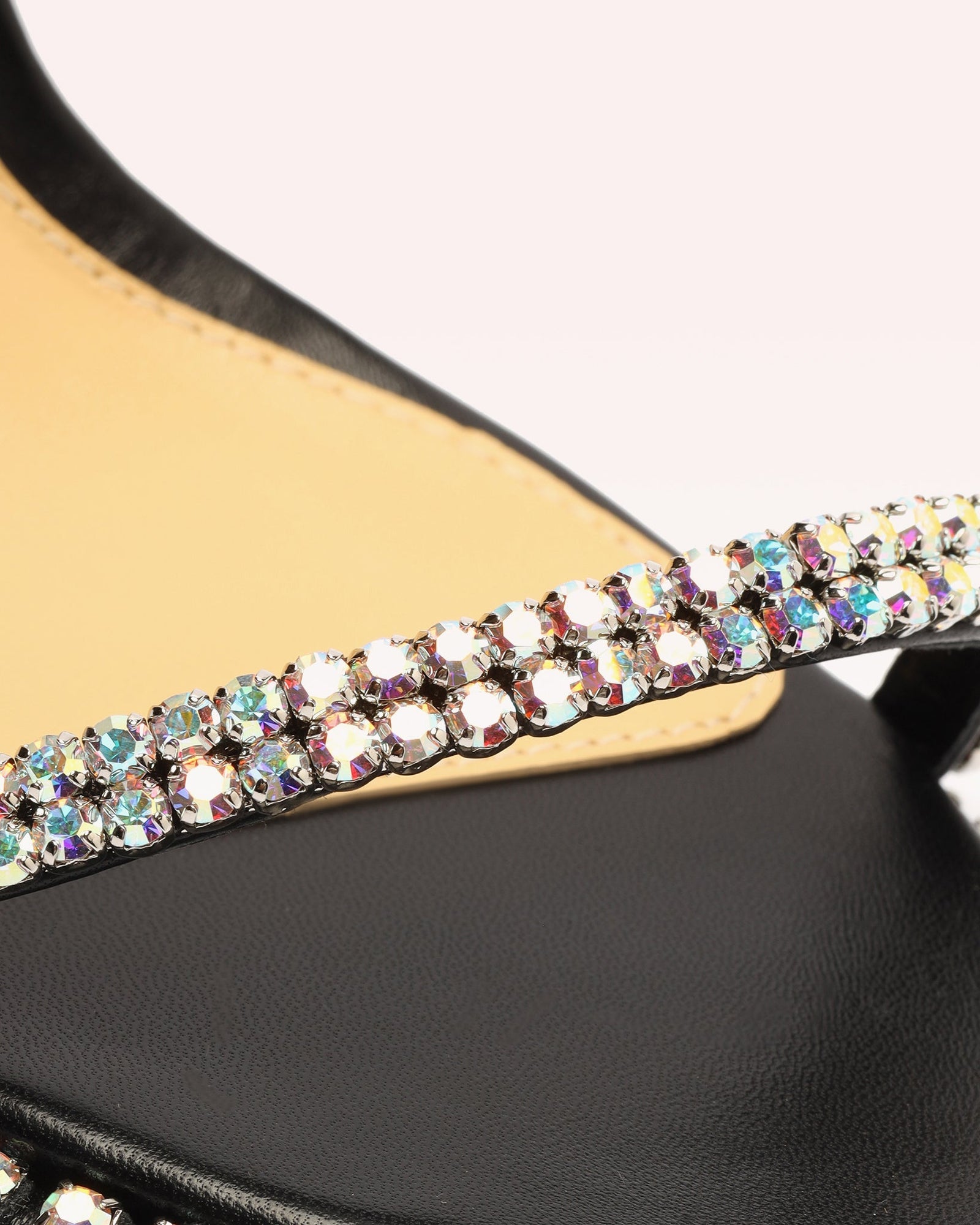 Agnes 100 Black