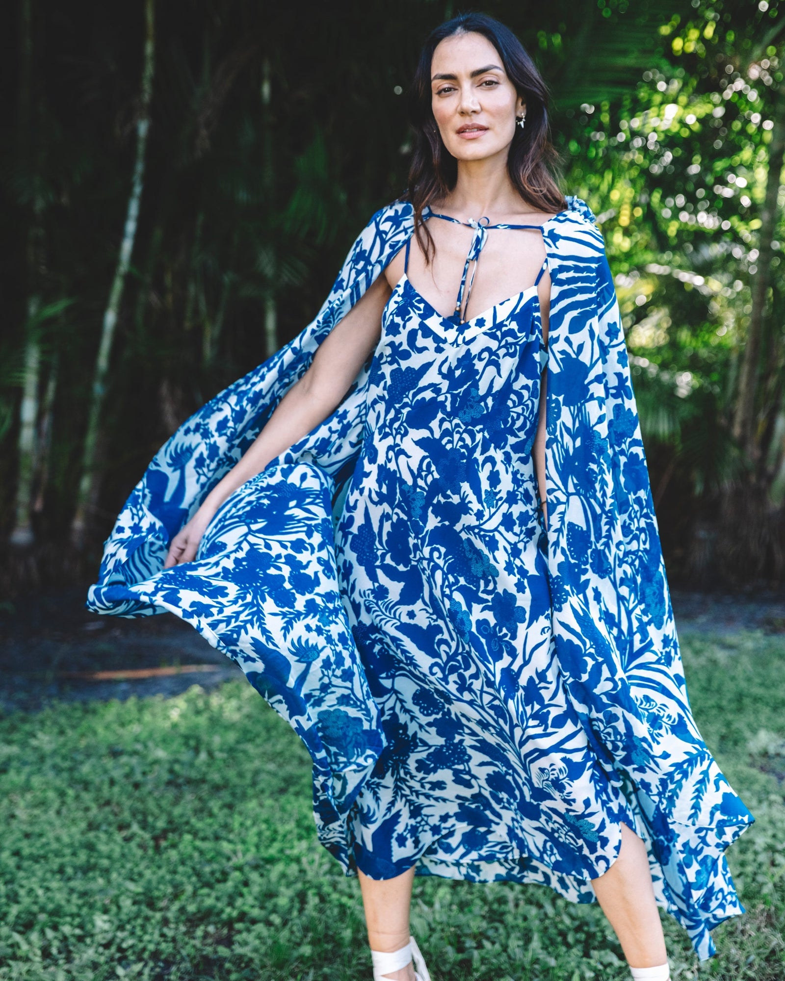 Ayla Cape, Birdsong White Navy