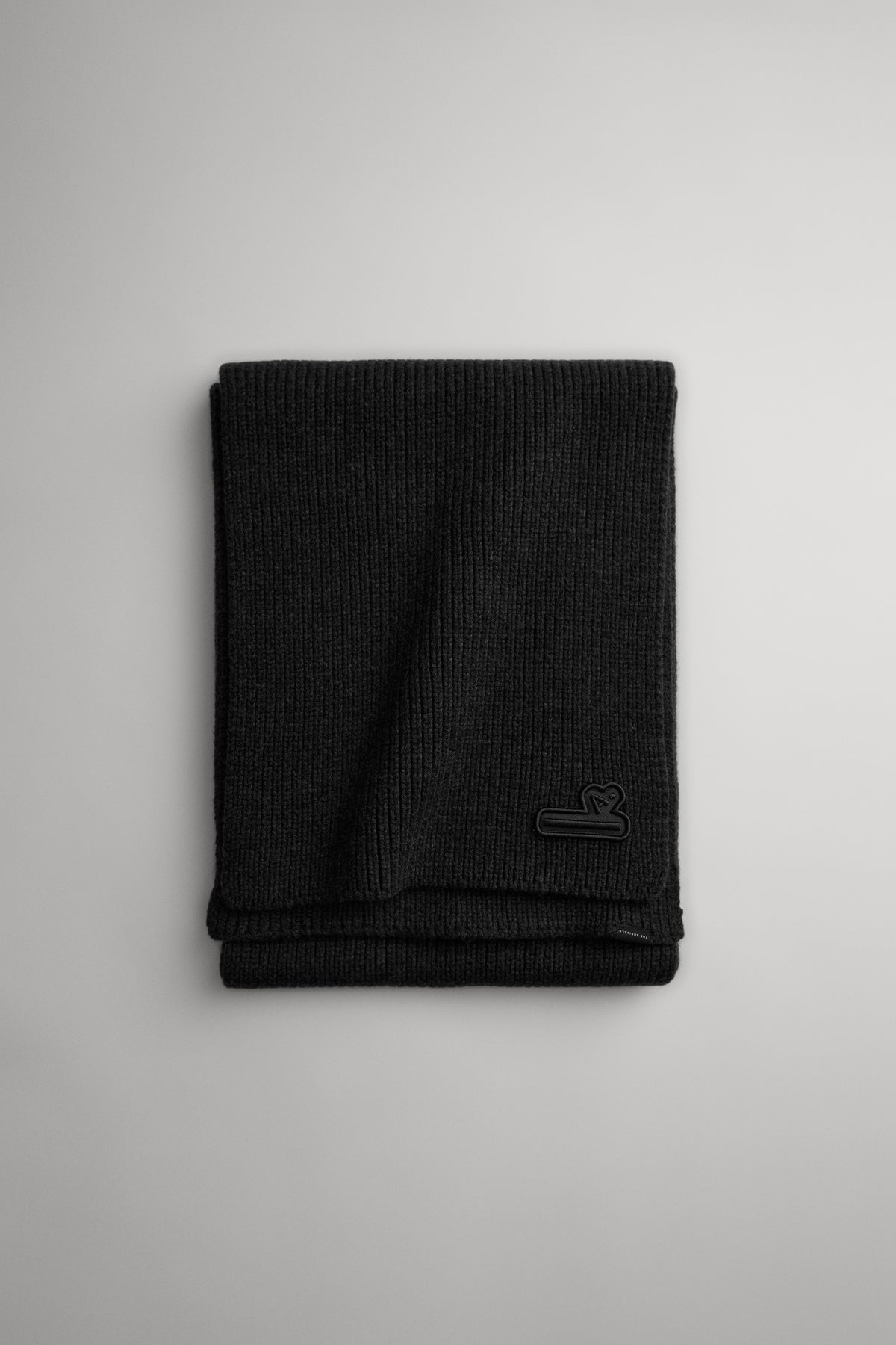 Sanne Scarf (Space Black)