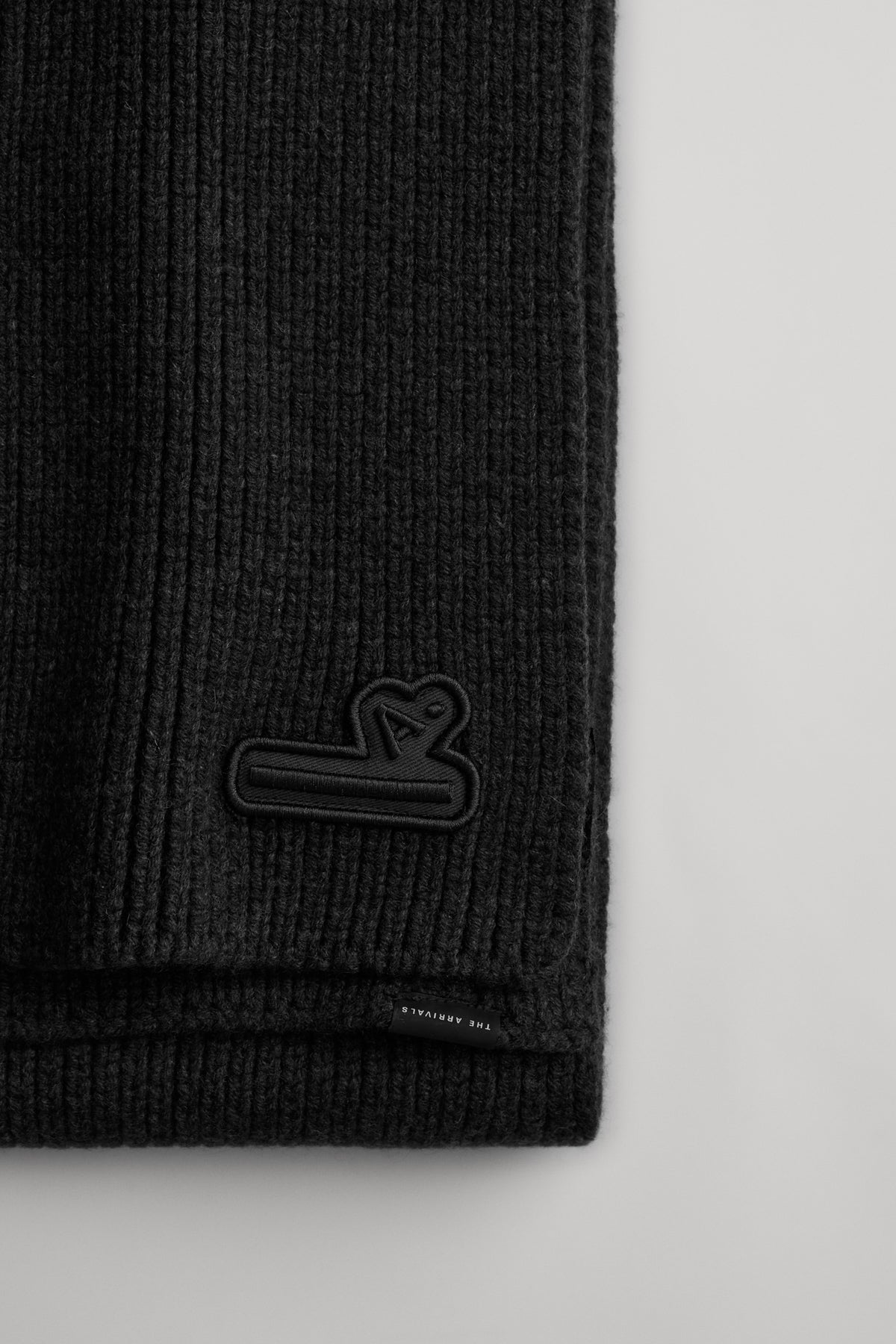 Sanne Scarf (Space Black)