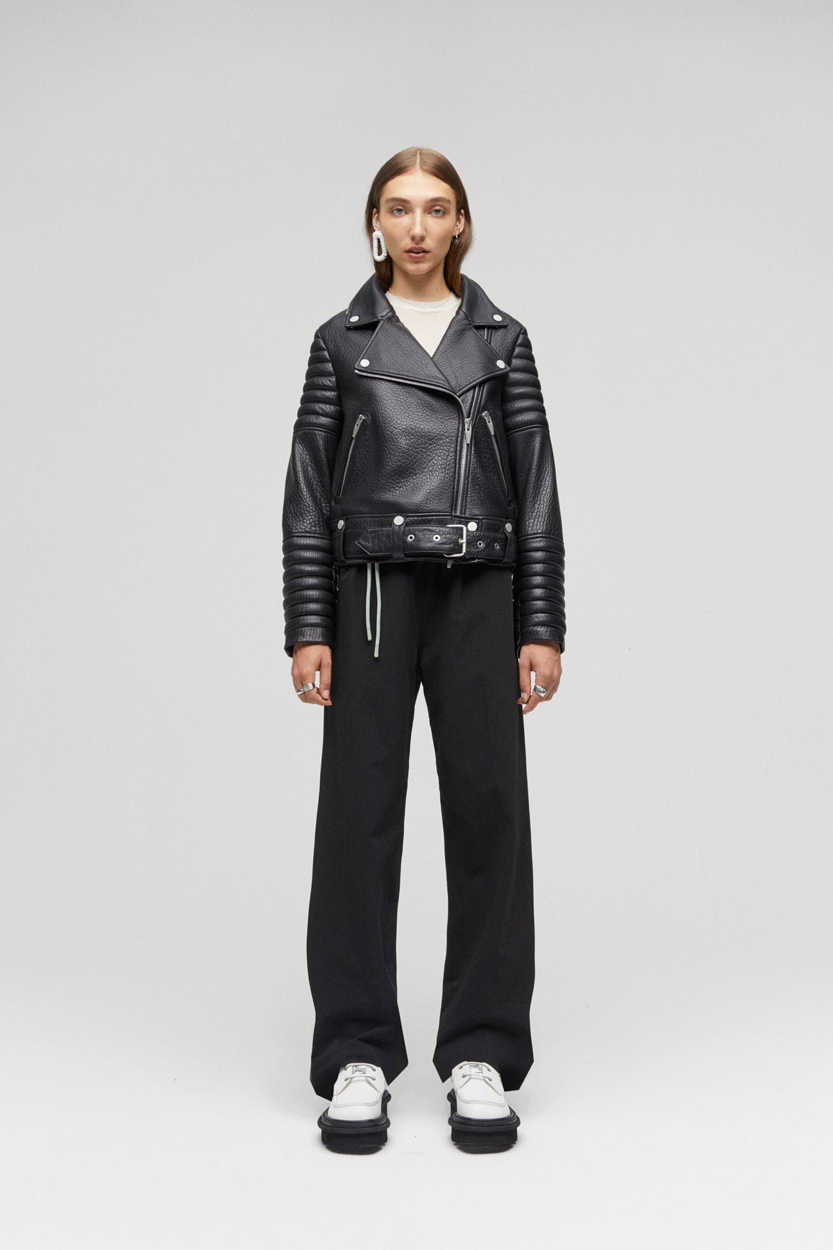 Rainier III (Space Black) [Woman]